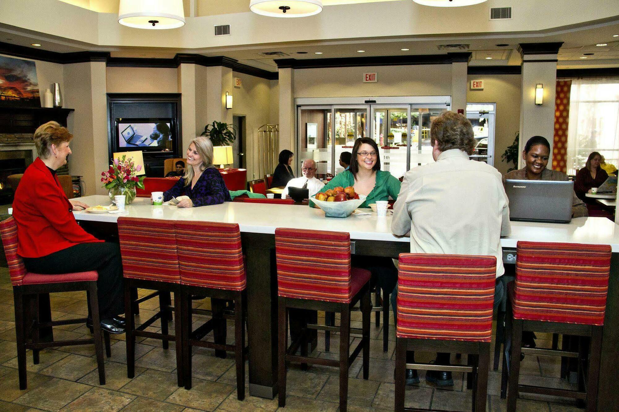 Hampton Inn & Suites Memphis-Beale Street Restaurang bild